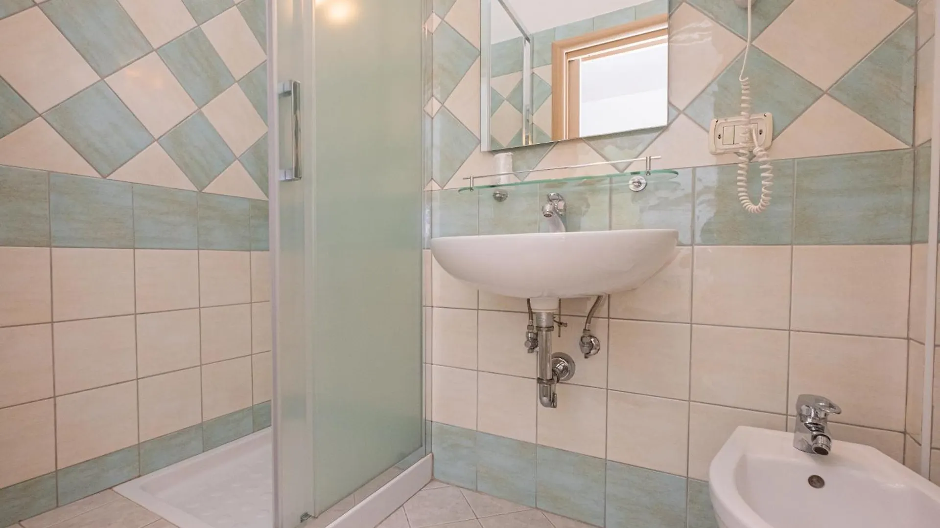 Hotel Il Gabbiano Alghero 3*,  Italy